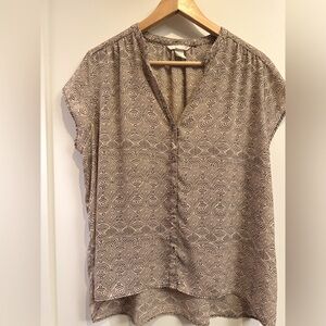 Pale pink black print seashell shimmer button top size 14